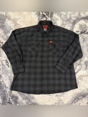 DIXXON Black Plaid Long-Sleeve Button-Down Shirt